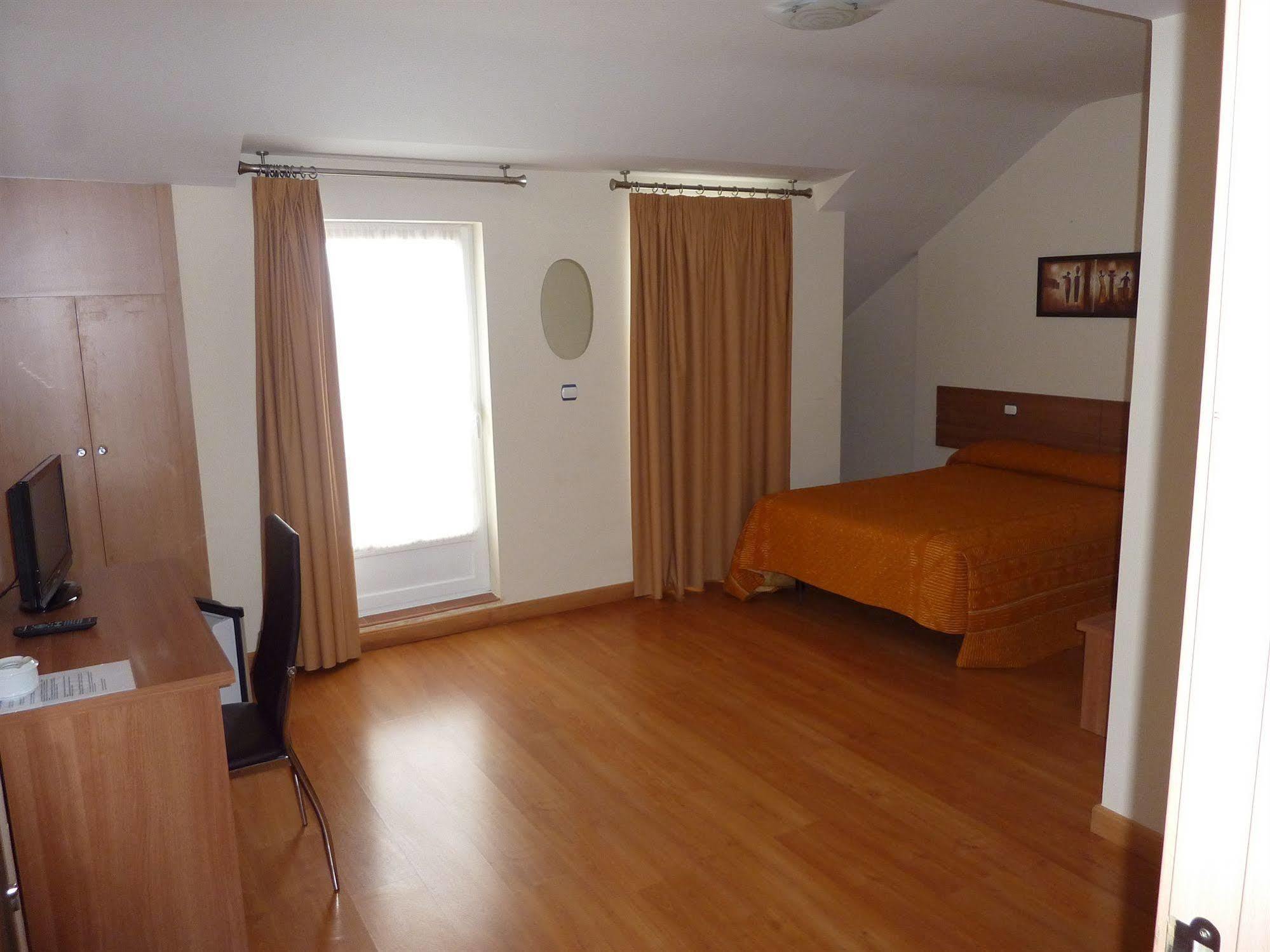 Hostal La Morada La Cistérniga Eksteriør bilde